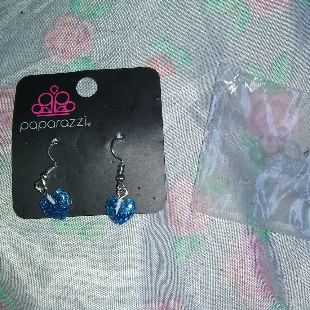 Earings - Picture 3 of 3